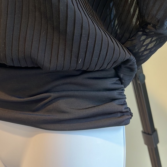 WH|BM Top - Picture 3 of 5